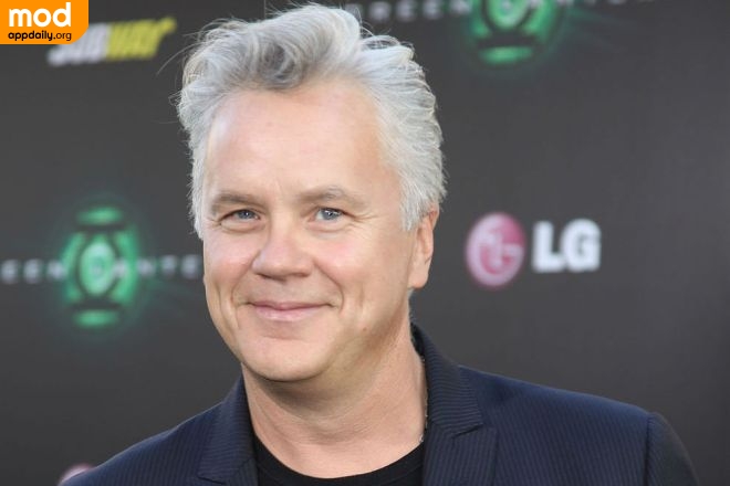 How tall is Tim Robbins
